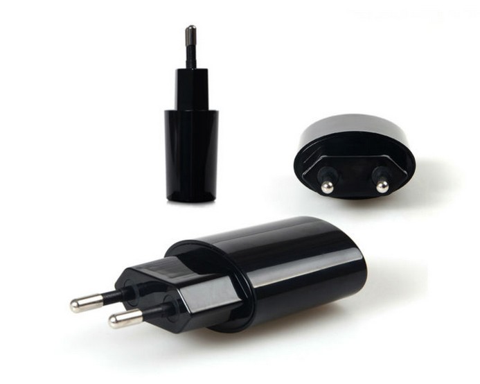 USB Travel Charger with 5V Output Voltage